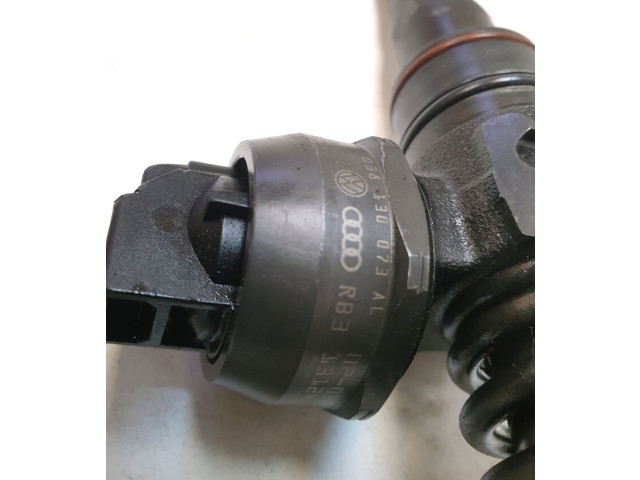 Форсунка 038130073AL Audi A4 S4 B6 8E 8H AVF,AWX