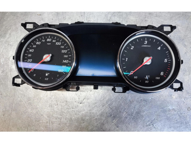 Přístrojová deska Mercedes-Benz E W213 2020