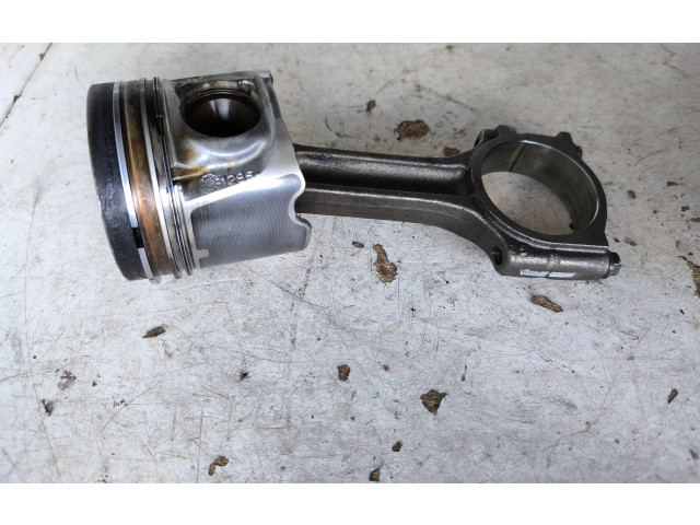  Поршень с шатуном  10587  Renault Trafic II (X83)  