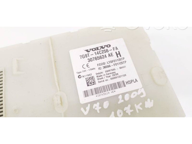 Блок предохранителей  30765624, 7G9T-14C256-FA   Volvo V70    