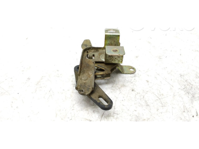 Замок багажника     Nissan Titan  -  года