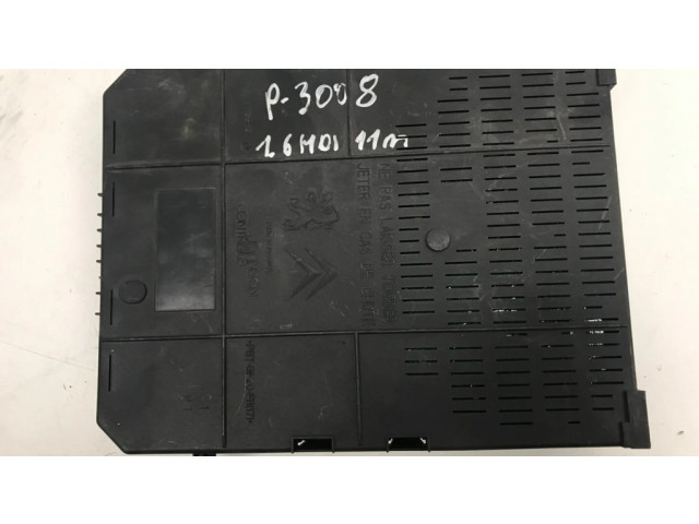 Блок предохранителей 28119759 Peugeot 3008 I