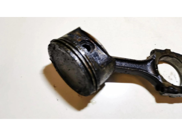 Píst KIA Sedona pro benzínový motor 2.5