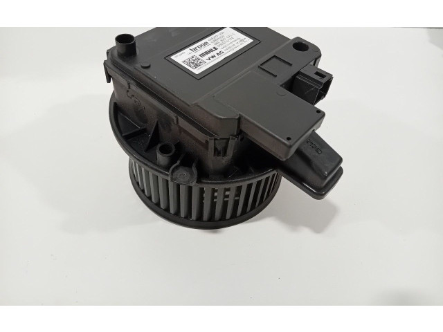 Вентилятор печки 4M1820021C Audi Q5 SQ5