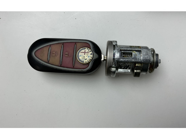 Zpětné zrcátko  Alfa Romeo Giulietta 2011  0281015984, 0281015984  