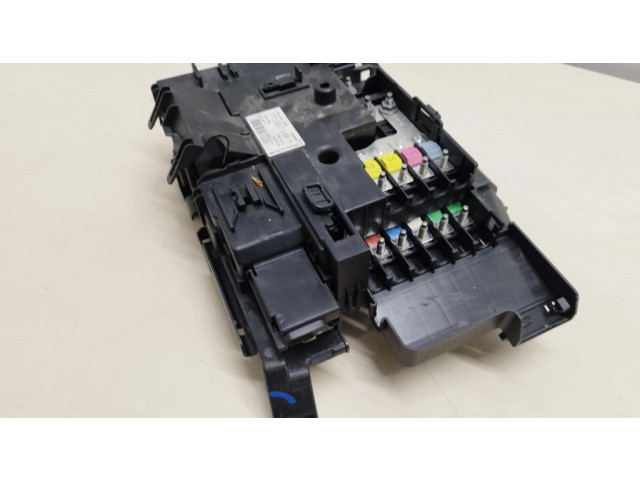   Pojistková skříňka 7P0937548H   Porsche Cayenne (92A) 2012