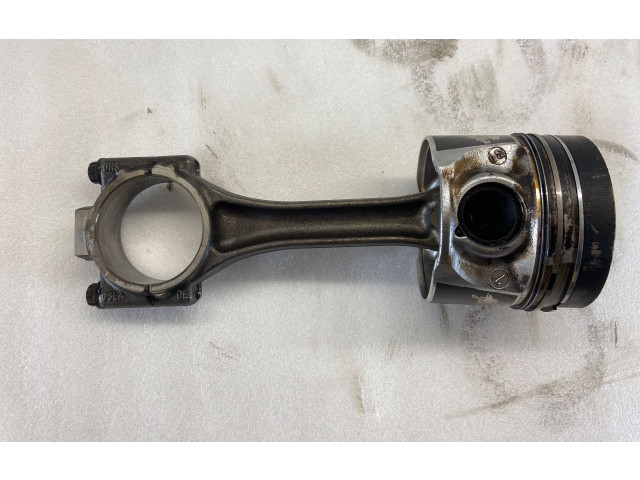 Поршень с шатуном 79l98 Volkswagen Caddy