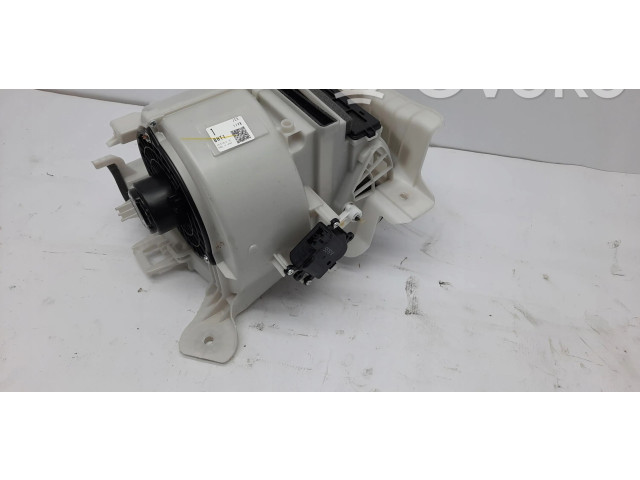 Вентилятор печки Mazda 3 III