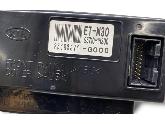 Дисплей    957101H300   KIA Ceed