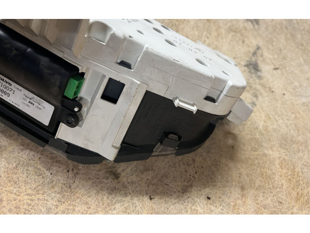 Панель приборов 8602879, 30786344 Volvo C30