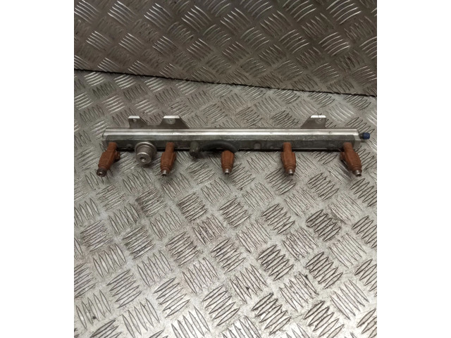 Топливная рампа 82027101513146 Volvo S60