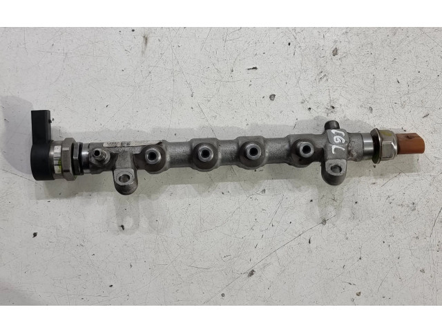 Vstřikovací lišta 03L130089Q   Audi A5 8T 8F     