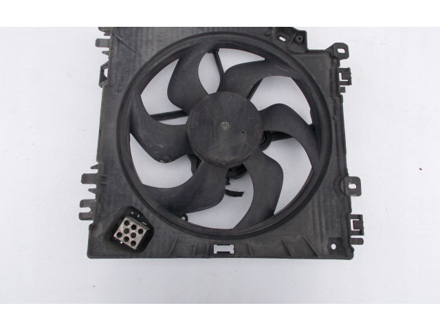 Вентилятор радиатора     8200688375, 1831441000    Renault Clio III 