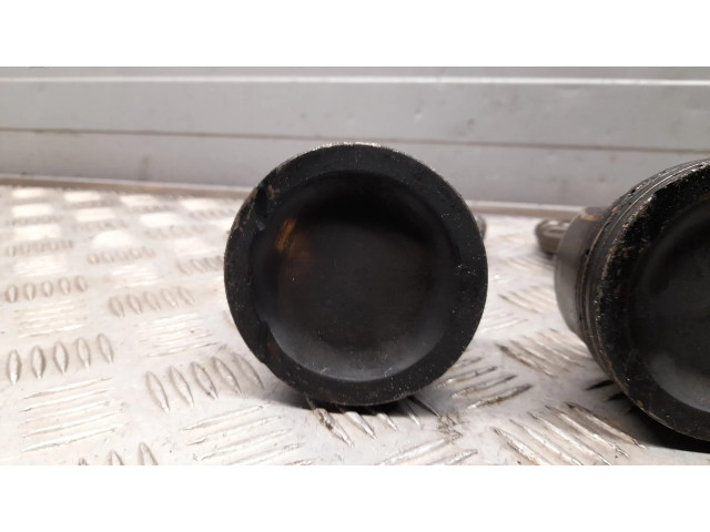 Píst Alfa Romeo Stelvio pro benzínový motor 2.0