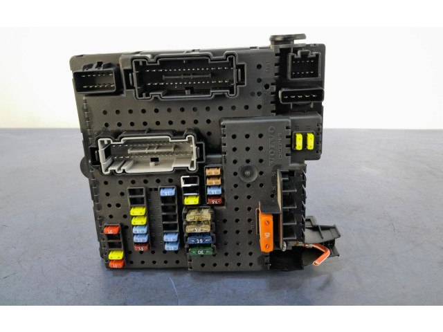 Блок предохранителей 30728273, 30728273 Volvo XC90