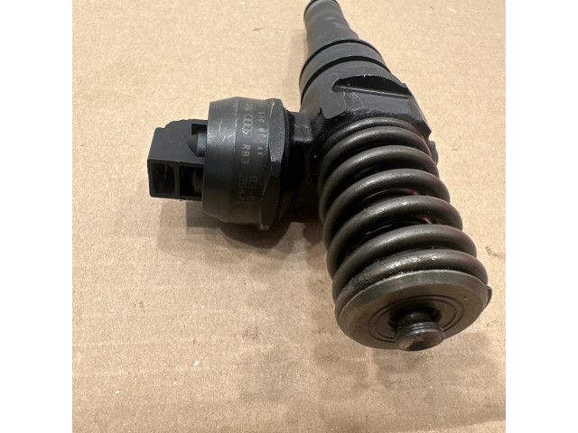 Vstřikovač 038130073AK Seat Alhambra (Mk1) pro naftový motor 1.9