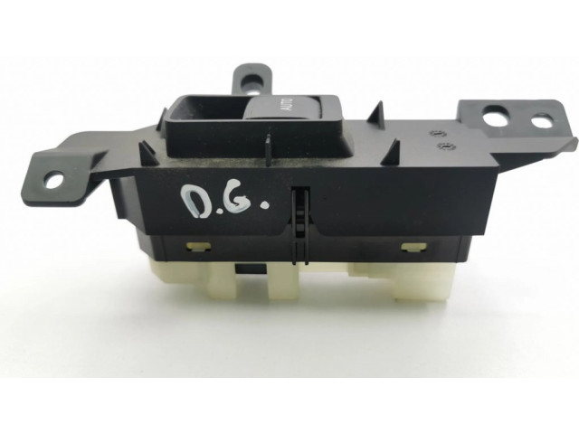 Включатель электрических окон