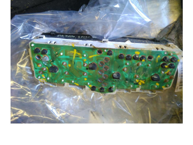 Přístrojová deska  Mitsubishi Pajero 2002   