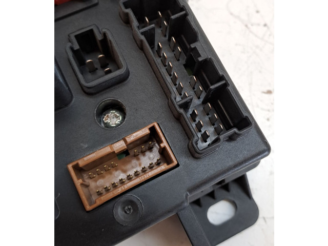 Блок предохранителей  8637A824, L8637002A   Citroen C-Crosser    