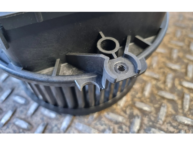 Вентилятор печки 4M1820021A Audi Q5 SQ5