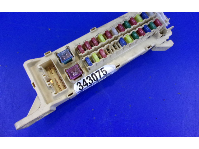 Ящик предохранителей (комплект) Mazda MPV II LW