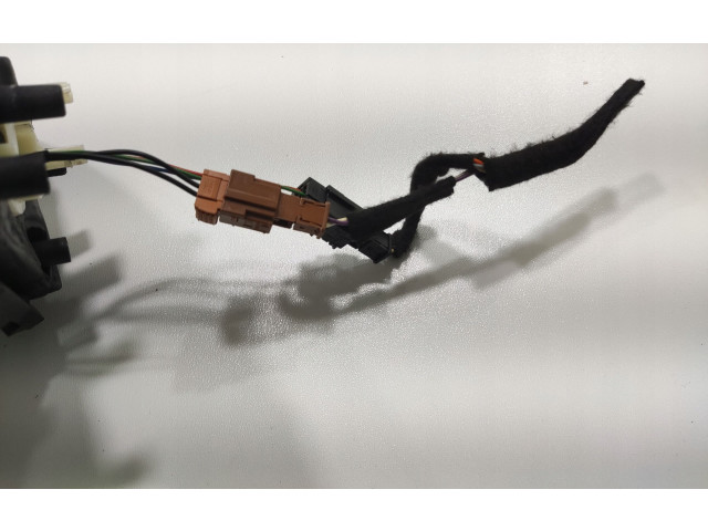 Зеркало электрическое Peugeot Partner 2015 - 2018 года