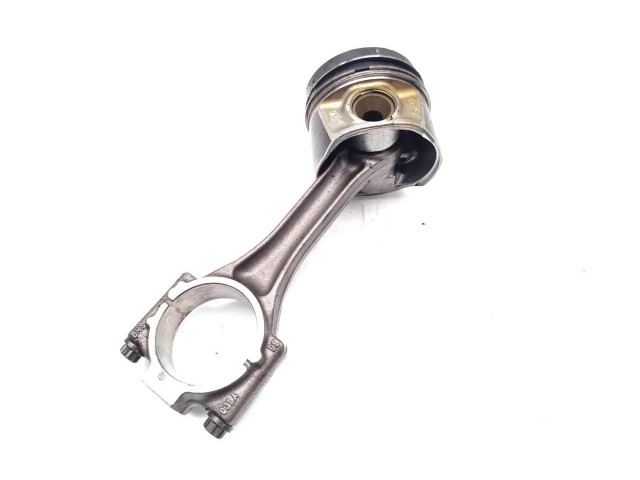  Поршень с шатуном CLHA CLHA  Skoda Octavia Mk3 (5E)  