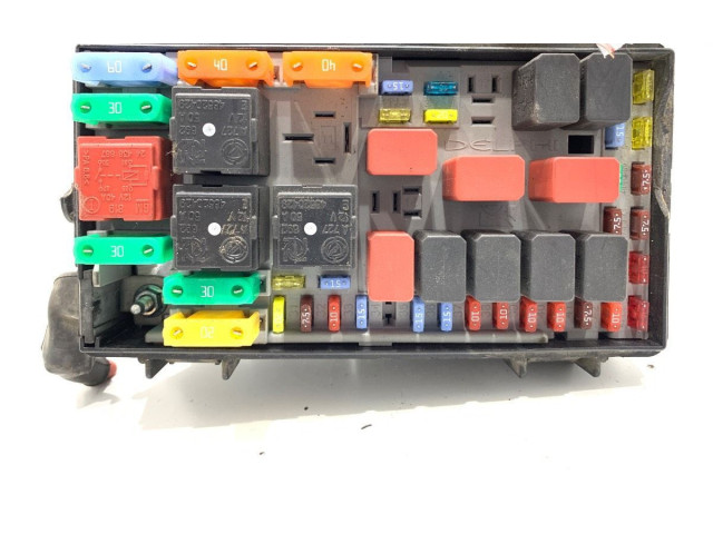 Блок предохранителей 51737884 Fiat Grande Punto