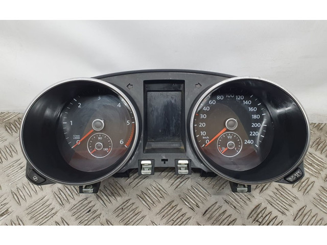 Панель приборов 5K0920871A Volkswagen Golf VI