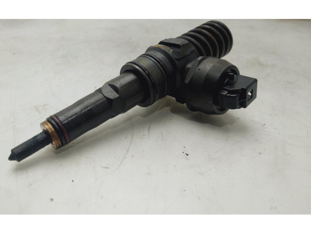 Форсунка 038130073AG    Audi A3 S3 8P   