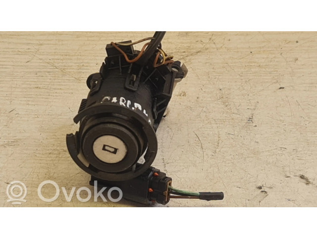 Замок задней крышки (наружный)