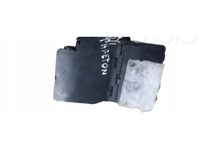 Блок предохранителей 3D0937576 Volkswagen Phaeton