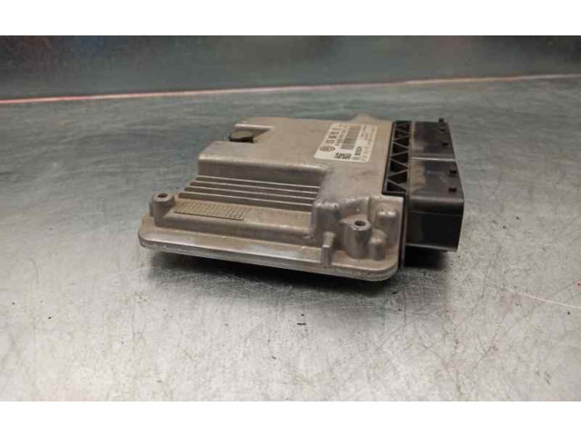 Řídící jednotka 03G906021PD, 0281014073 Volkswagen Caddy 2010