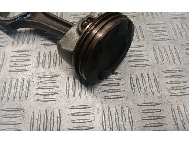 Píst 06M107066AB   Audi Q7 4M    DCB 