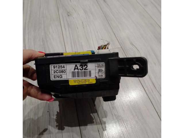 Блок предохранителей  912542C080   Hyundai Coupe    
