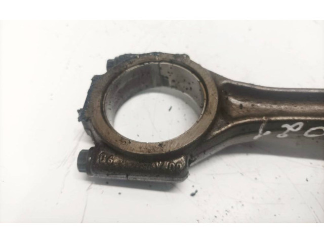 Píst Volkswagen PASSAT B5.5