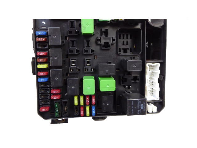 Блок предохранителей PR06102000 Mitsubishi Lancer X
