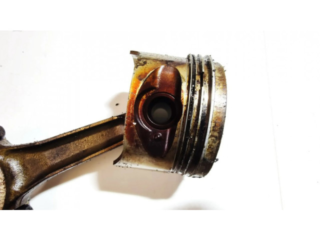 Píst Citroen Xsara pro benzínový motor 1.6