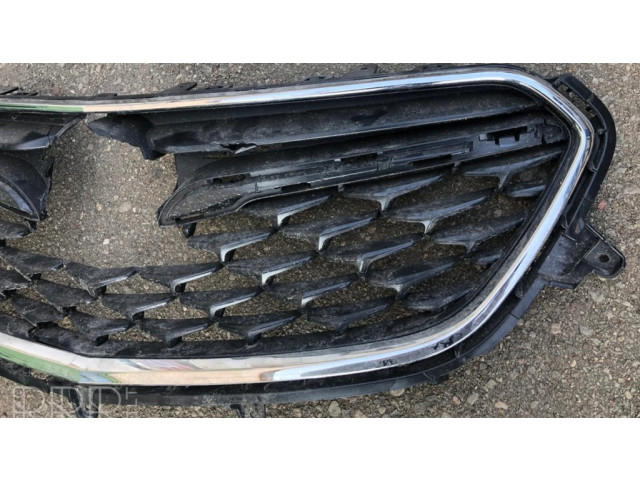 Верхняя решётка Buick Encore II 2019- года 42582101      