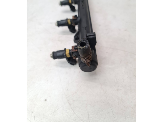 Vstřikovací lišta 036971824A Volkswagen Caddy