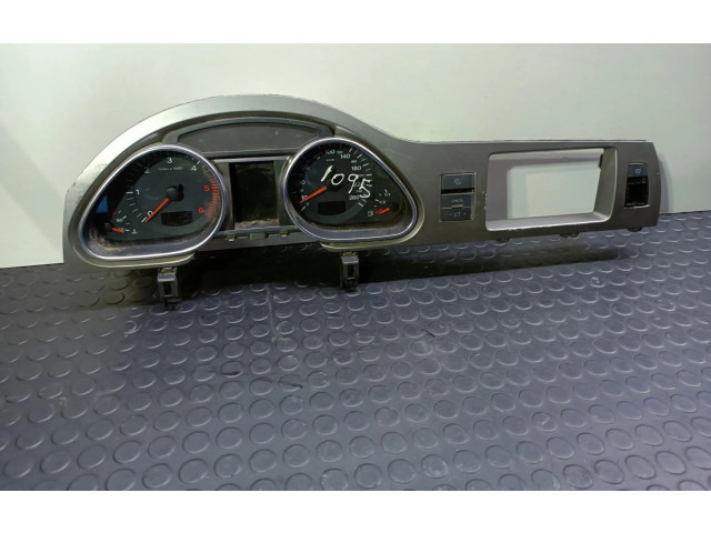 Přístrojová deska Audi Q7 4L 5550007301