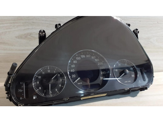 Přístrojová deska Mercedes-Benz E W211 2005 A2115405611, 110080250009