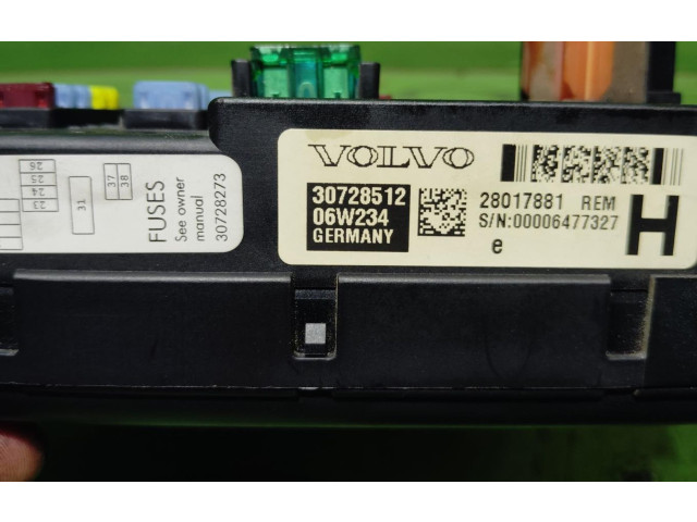 Блок предохранителей 30728512   Volvo XC90    