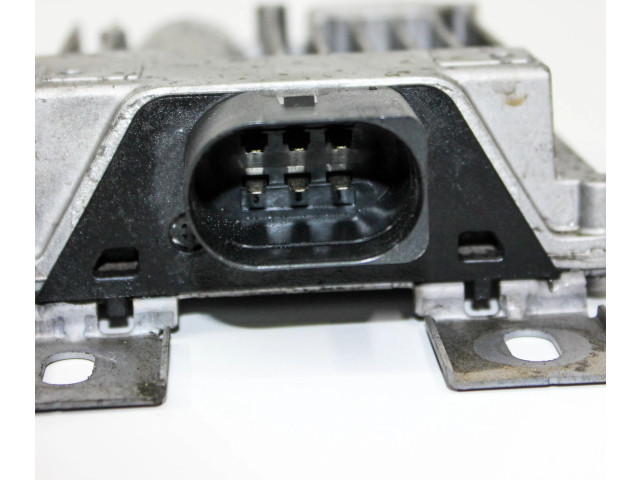 Блок управления топливного насоса 7P0906093B   Volkswagen Touareg II