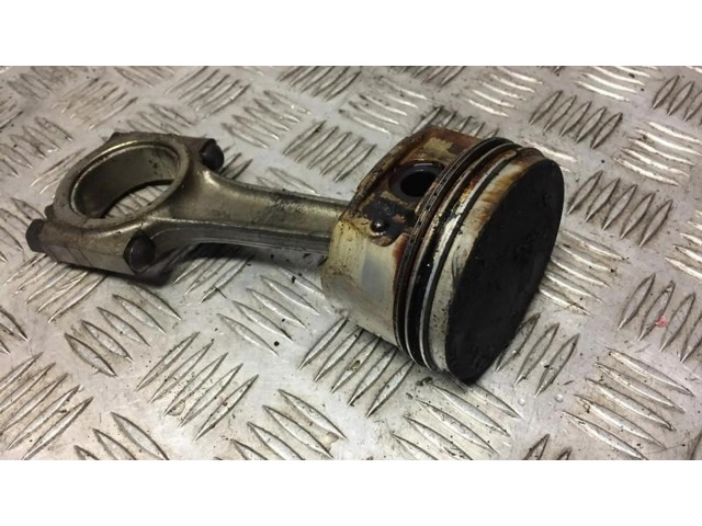 Píst Citroen Xsara pro benzínový motor 1.6