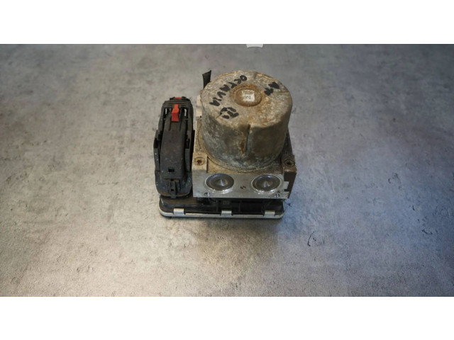 Блок АБС 5Q0614517DC Skoda Octavia Mk3 (5E) 2013 - 2019 года