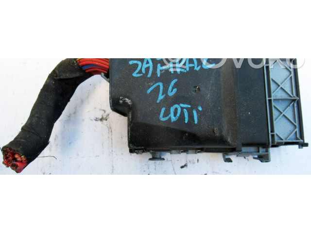 Pojistková skříňka 13222786 Opel Zafira C 2013