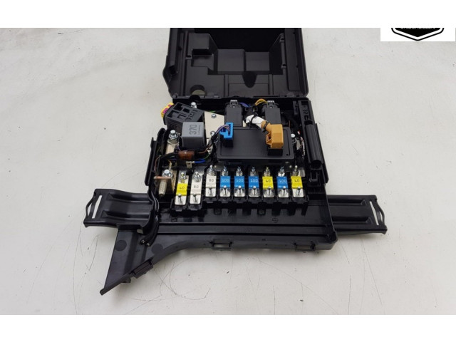 Pojistková skříňka 97061030301, 97061030101 Porsche Panamera (970) 2014
