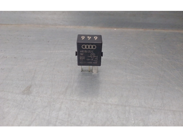 Блок предохранителей 4H0951253C Audi Q3 8U