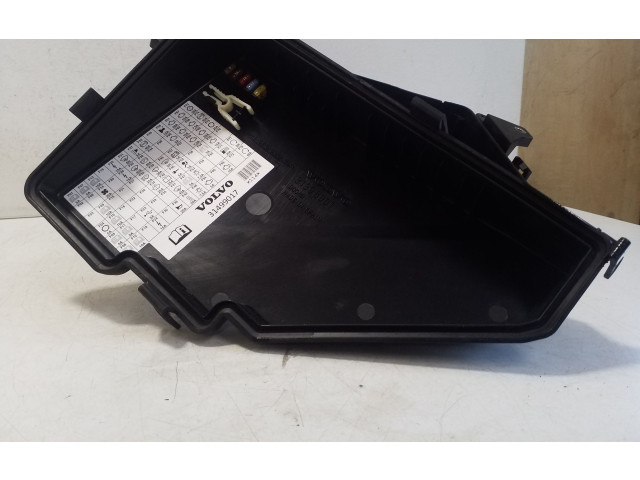 Блок предохранителей  31398001, 31499017   Volvo XC90    
